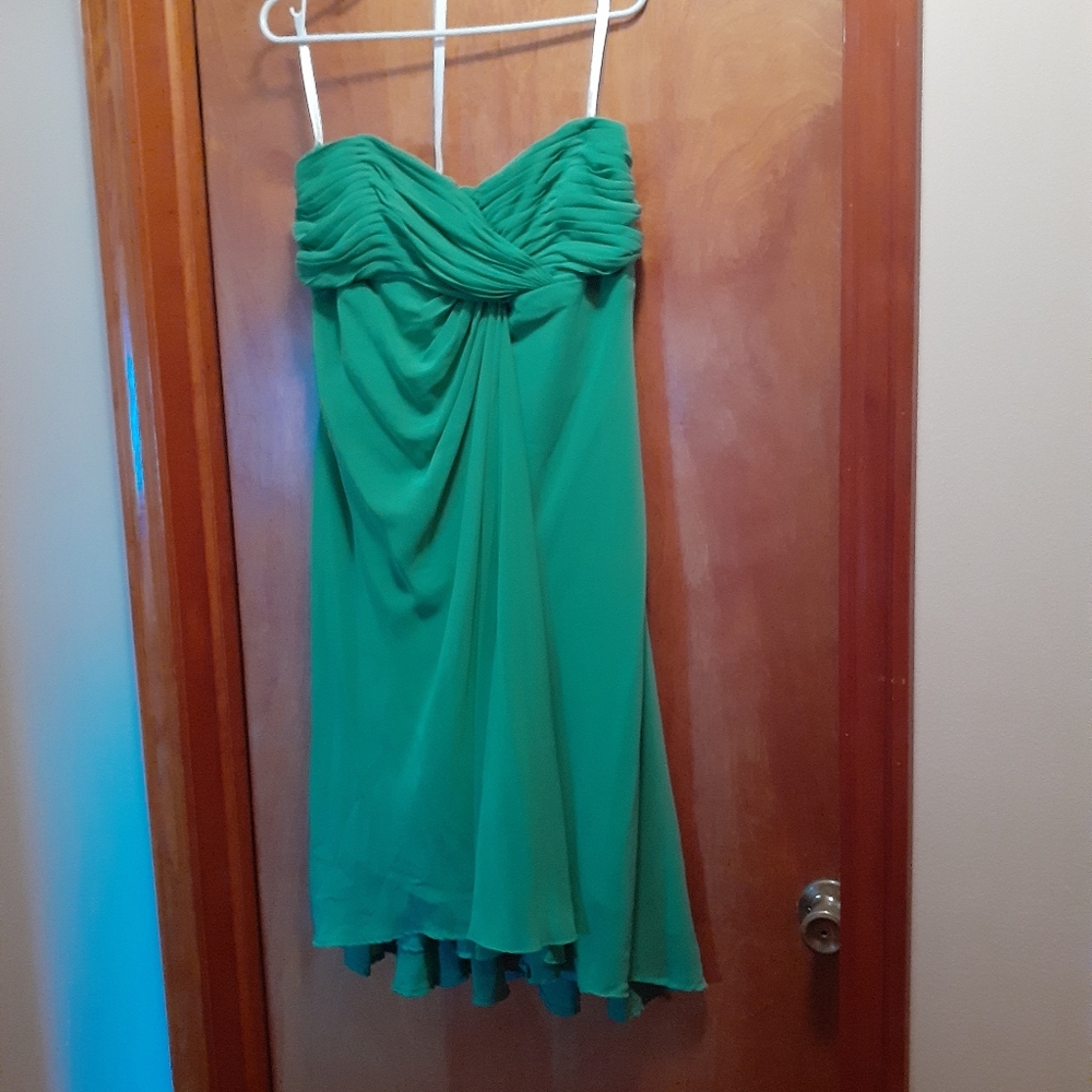Short green strapless dress